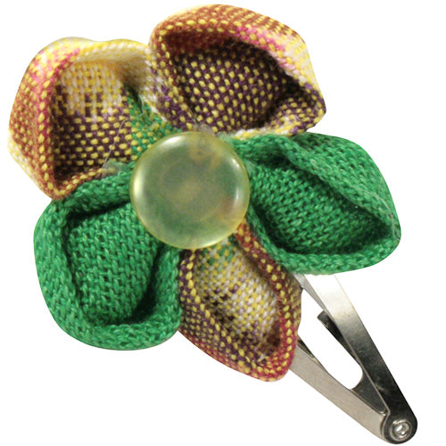 <center>Green Cotton Flower Hair Clip </br>Crafted by Artisans in Guatemala </br>Measures 1-1/2” high x 1-1/2” wide, with 1” clip</center> 